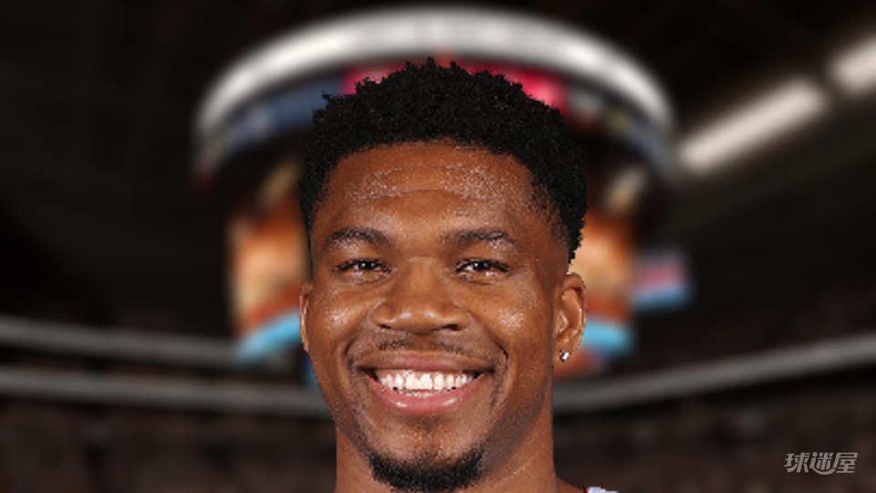 NBA每日篮板王：扬尼斯·阿德托昆博15篮板(2026年10月15日)